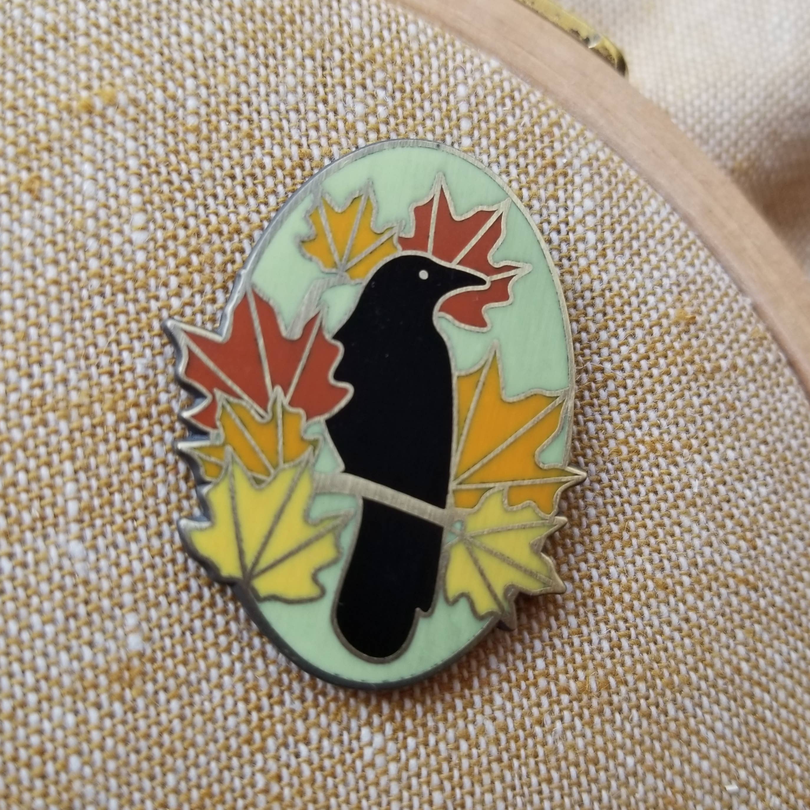 Autumn Crow Magnetic Needle Minder – Red Orchard